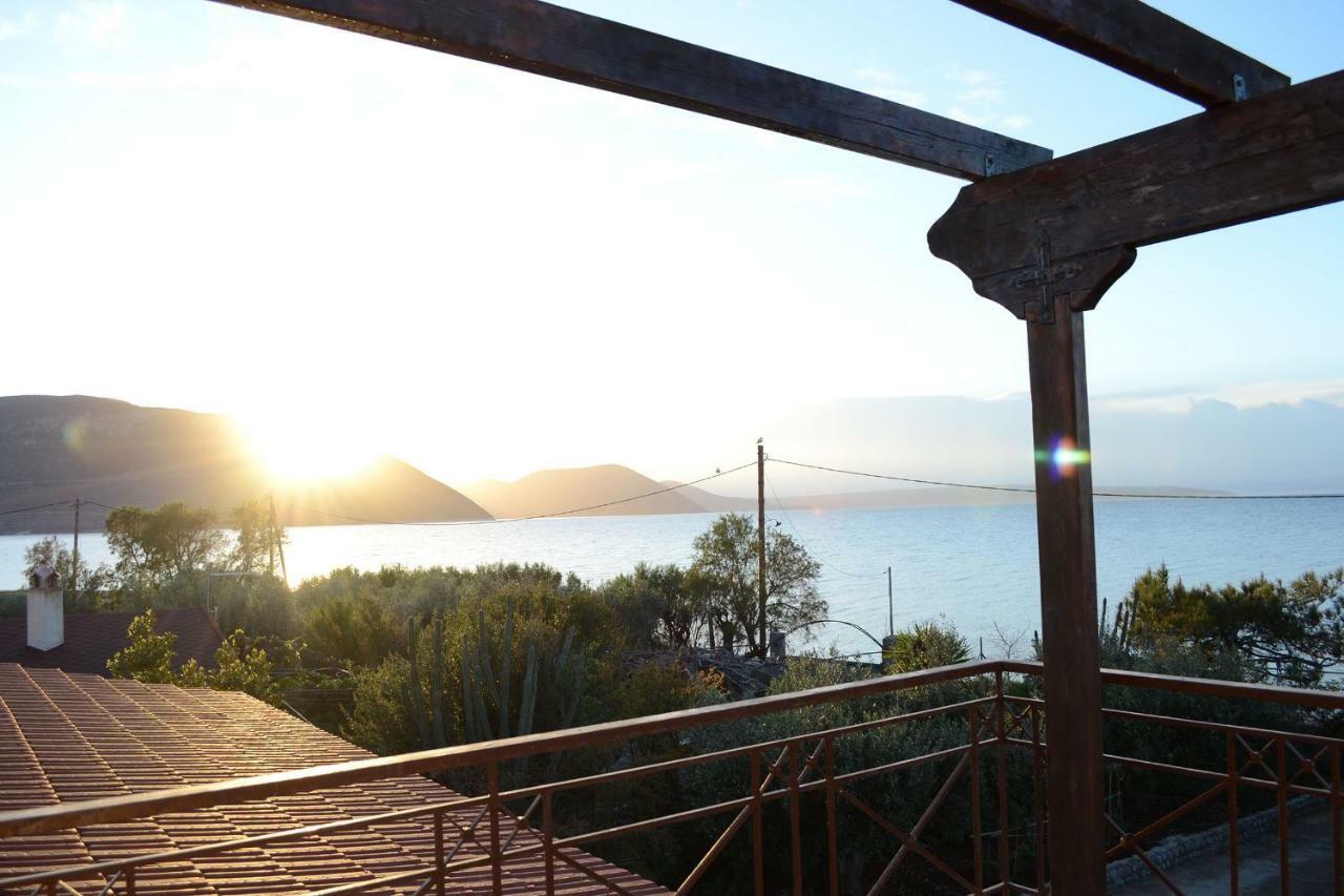 Villa Bella Loukisia Loukissia Exteriör bild